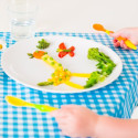 Děti někdy odmítají jíst zeleninu...protože je zelená. Jak si s tím poradit?